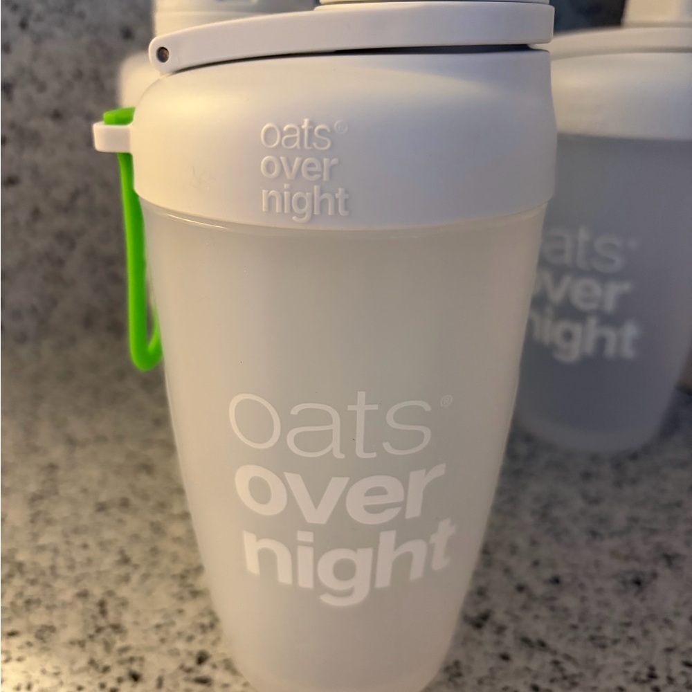 Oats Overnight Shaker Bottle 5x